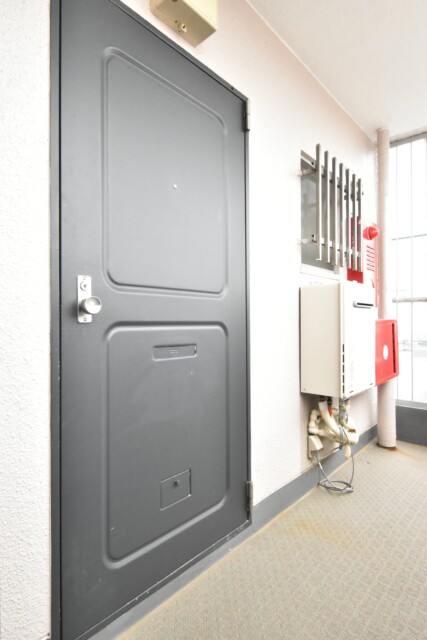 三軒茶屋スカイハイツ 玄関