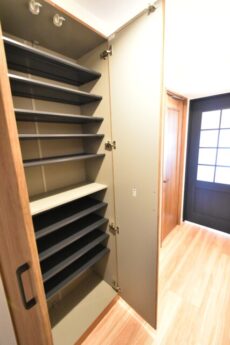 三軒茶屋スカイハイツ 玄関