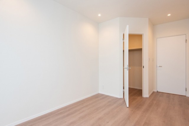 ラグナタワー 洋室1