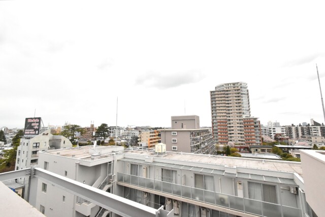 三軒茶屋スカイハイツ 玄関