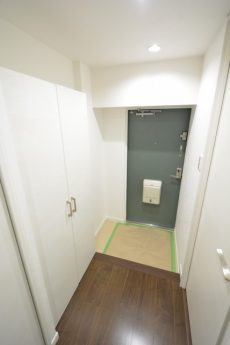 駒場ネオパレス 玄関 駒場ネオパレス 玄関