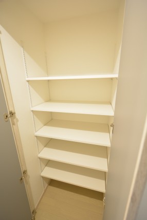 日生野沢マンション 廊下収納