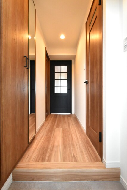 三軒茶屋スカイハイツ 玄関