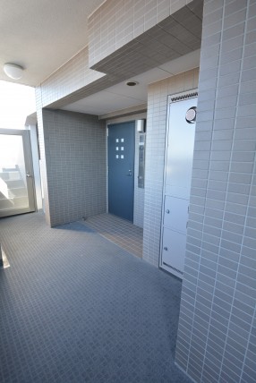 クレッセント渋谷神泉 玄関