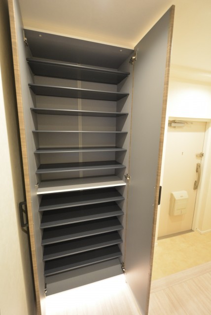 トーア明大前マンション 玄関