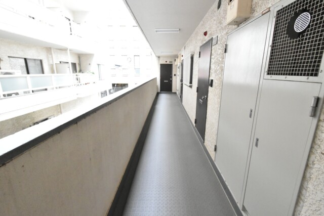 松濤ハウス 玄関