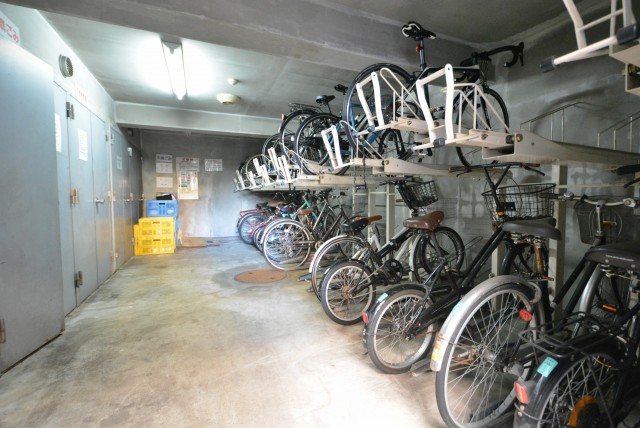 日神パレステージ三軒茶屋Ⅱ 駐輪場