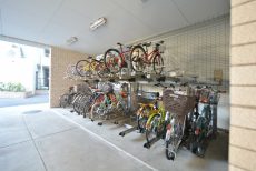 藤和学芸大学ホームズⅡ 駐車場、駐輪場