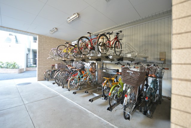 藤和学芸大学ホームズⅡ 駐車場、駐輪場