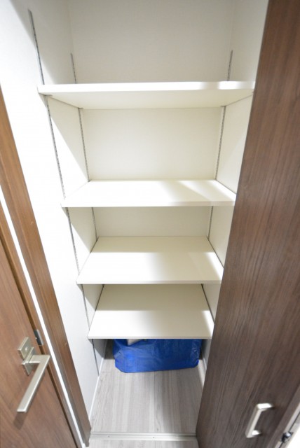マンション小石川台 廊下収納