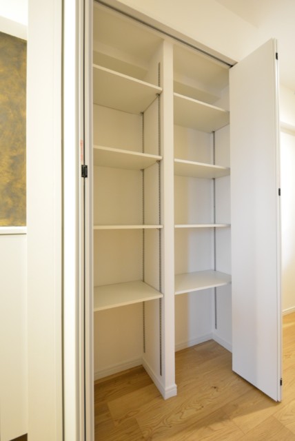 新大橋永谷マンション 廊下収納