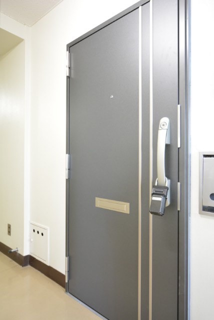 マンション雅叙苑 玄関