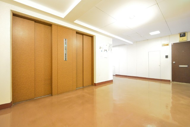 NK五反田コータース 玄関