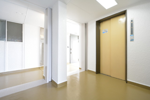 都立大コーポラス 玄関