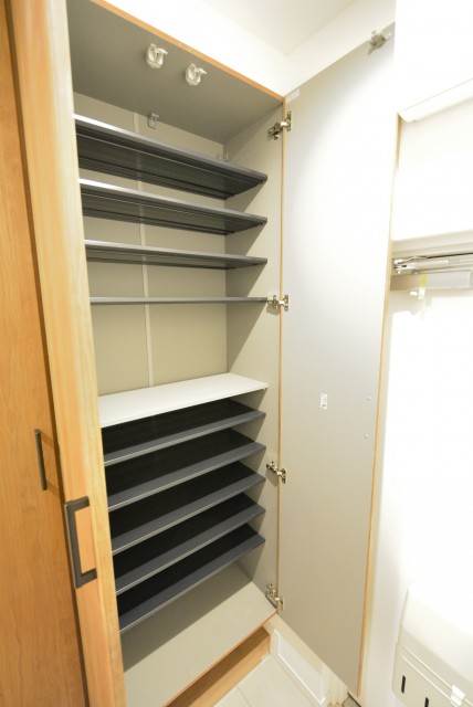 ファミール浜園 玄関