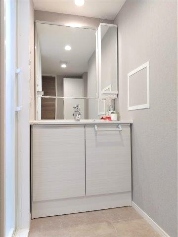 ドルフ目黒 洗面室