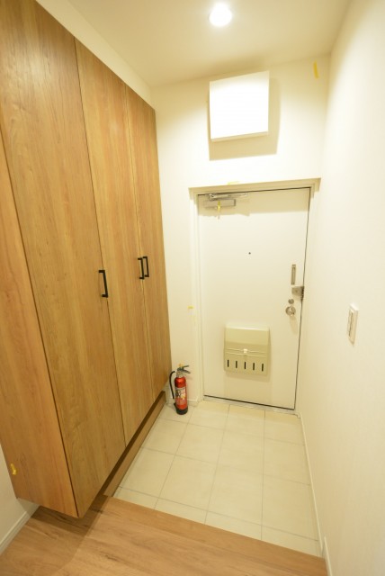 ファミール浜園 玄関