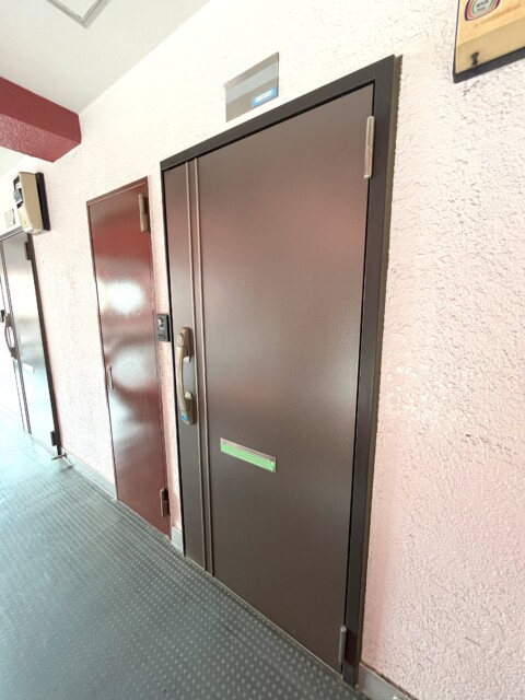 トーア明大前マンション玄関廊下