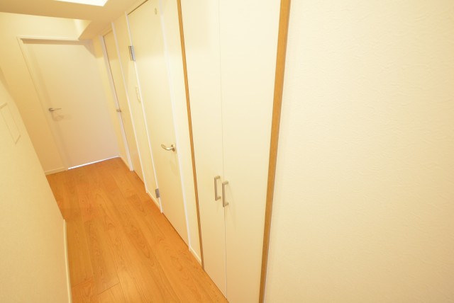 ファミール浜園 廊下収納