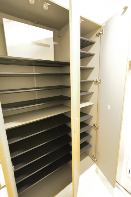 ファミール浜園 玄関