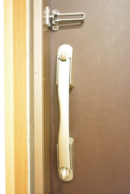 三田ナショナルコート 玄関