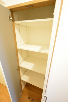 ファミール浜園 廊下収納