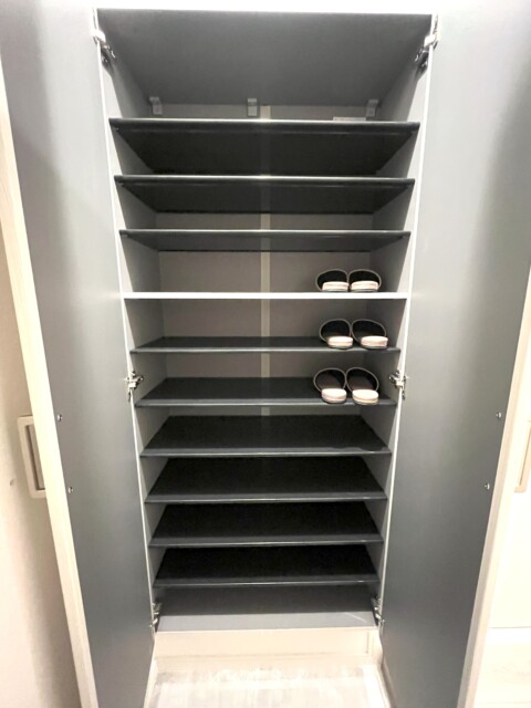 トーア明大前マンション玄関廊下