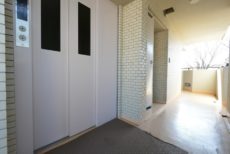 南烏山パーク・ホームズ 玄関