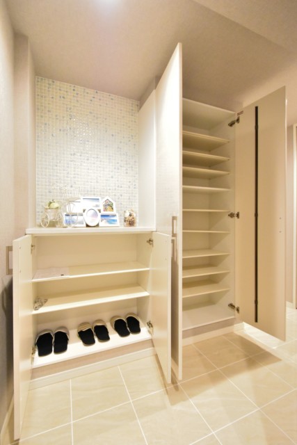 ブロードウェイ 玄関