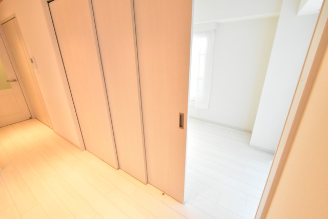 秀和第二南平台レジデンス 洋室