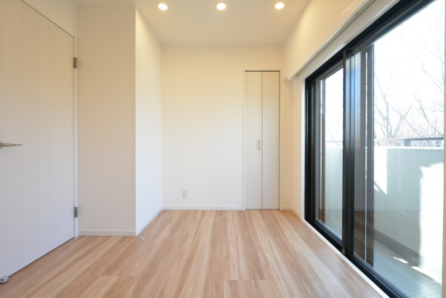 南烏山パーク・ホームズ 洋室1