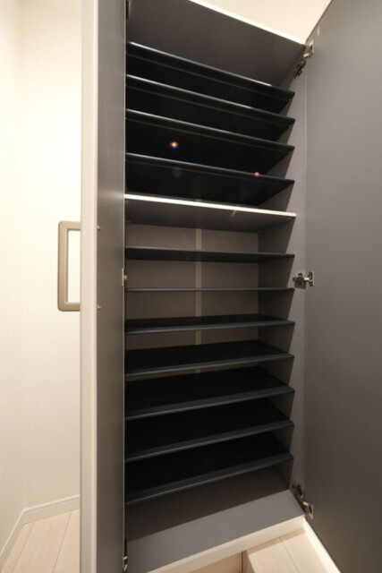 ファミール浜園 玄関