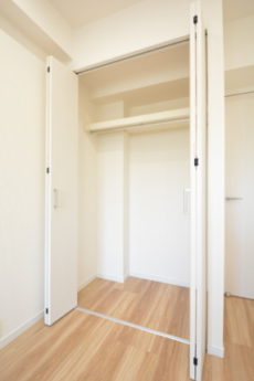 南烏山パーク・ホームズ 洋室2