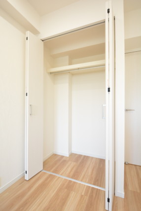 南烏山パーク・ホームズ 洋室2