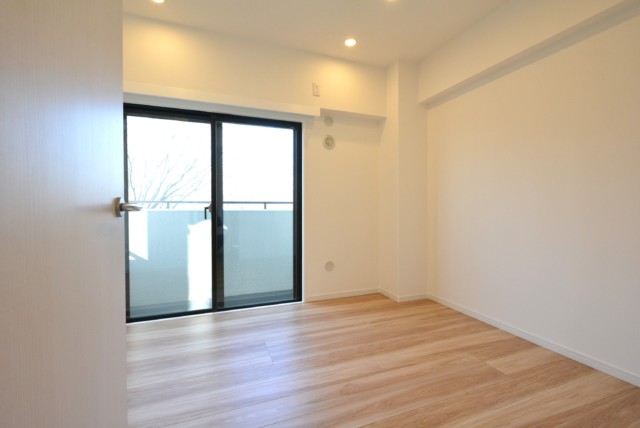 南烏山パーク・ホームズ 洋室1