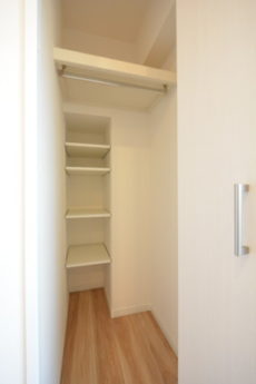 南烏山パーク・ホームズ 洋室1