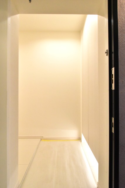 秀和第二南平台レジデンス 玄関