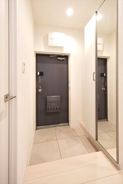 ファミール浜園 玄関