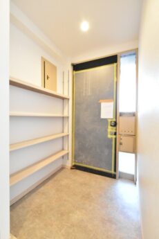 川口アパートメント 玄関