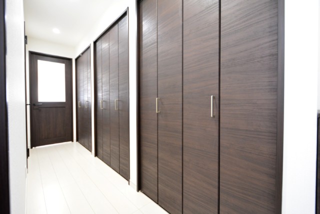 新大橋永谷マンション 廊下収納