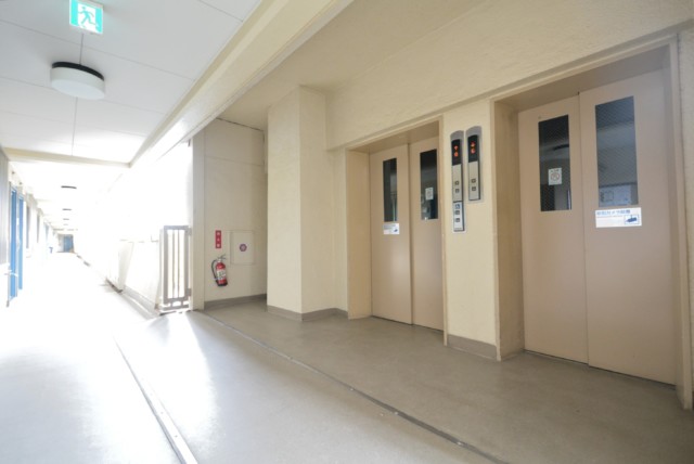 馬事公苑前ハイム 玄関