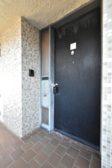 川口アパートメント 玄関
