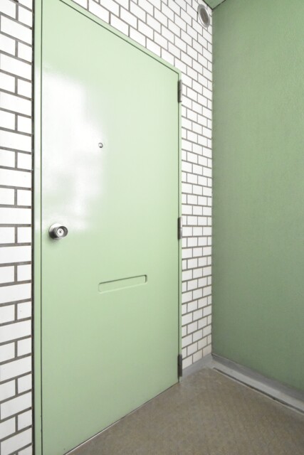 アルテール新宿 玄関