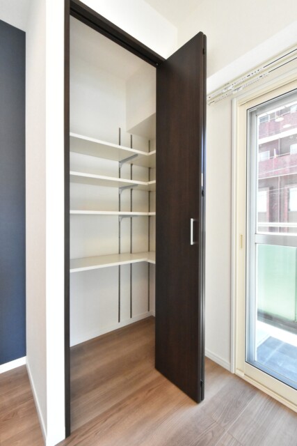 アルテール新宿 洋室2