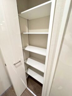 上町マンション 廊下収納