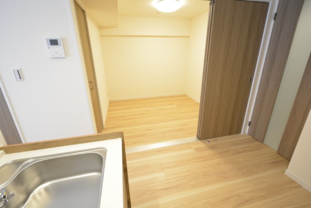 初台中央マンション 洋室2