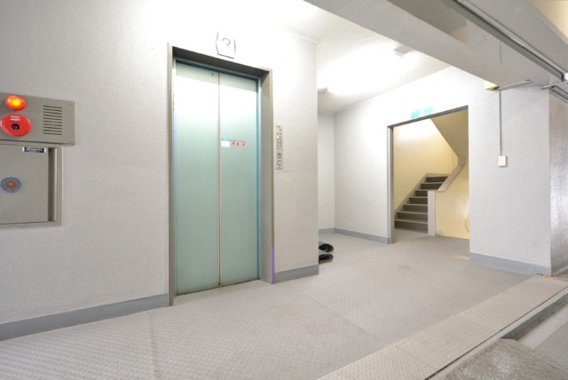 新大橋永谷マンション 玄関