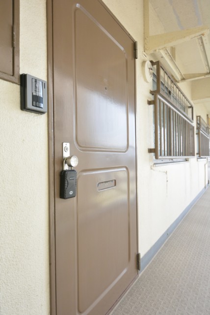 初台中央マンション 玄関