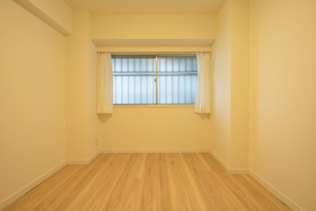 初台中央マンション 洋室1