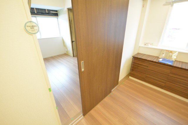 三軒茶屋ターミナルビル 洋室1